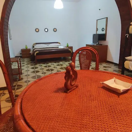 Casa Di Mitri Bed & Breakfast 3*